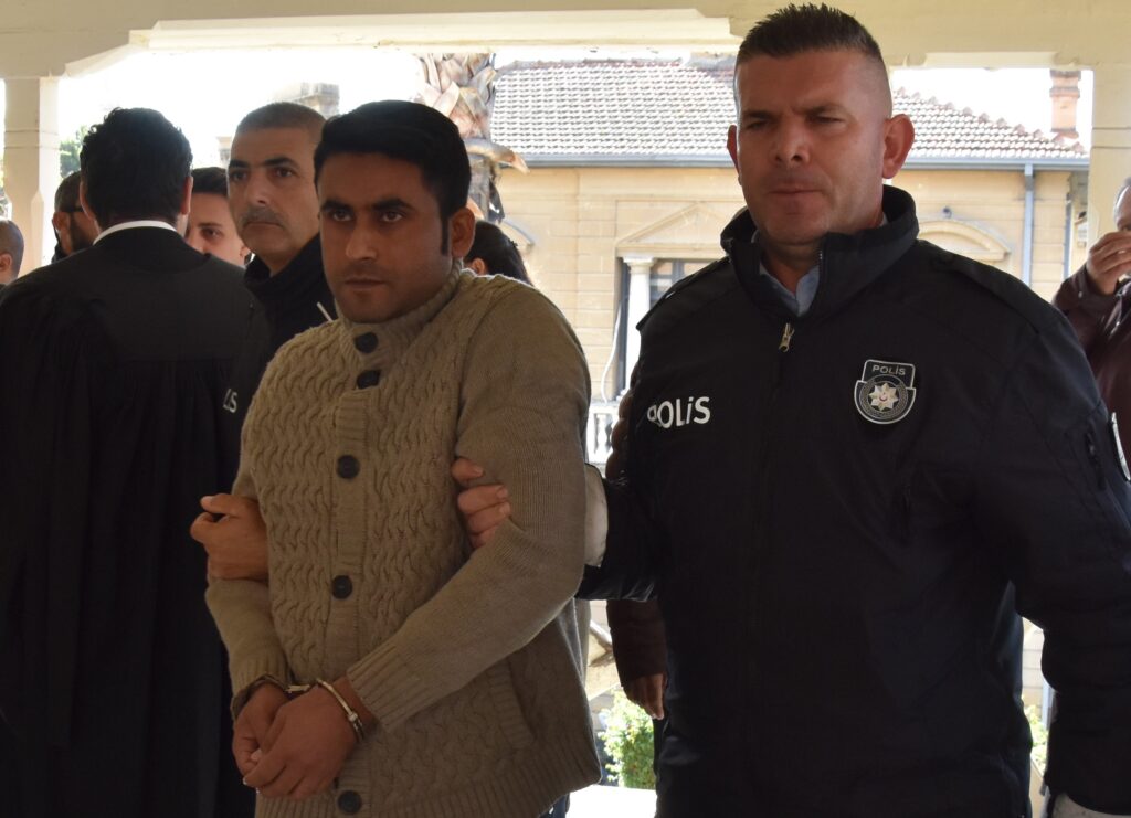 Sahte Pakistan pasaportuyla ülkeye giriş yapmaya çalışan sanık cezaevine gönderildi