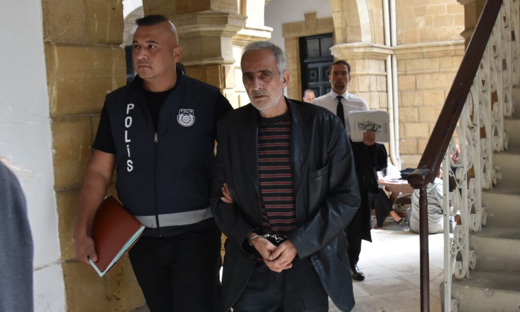 Evinde silah ve canlı mermi bulunan zanlı 8 gün daha tutuklu