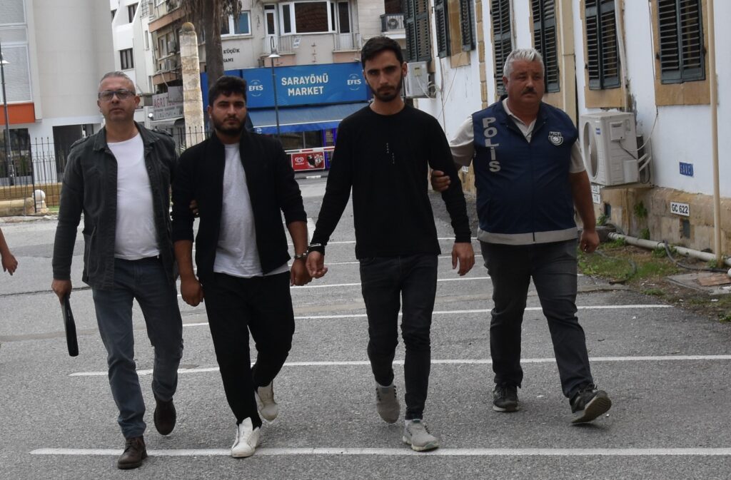 Suç ortakları aranıyor