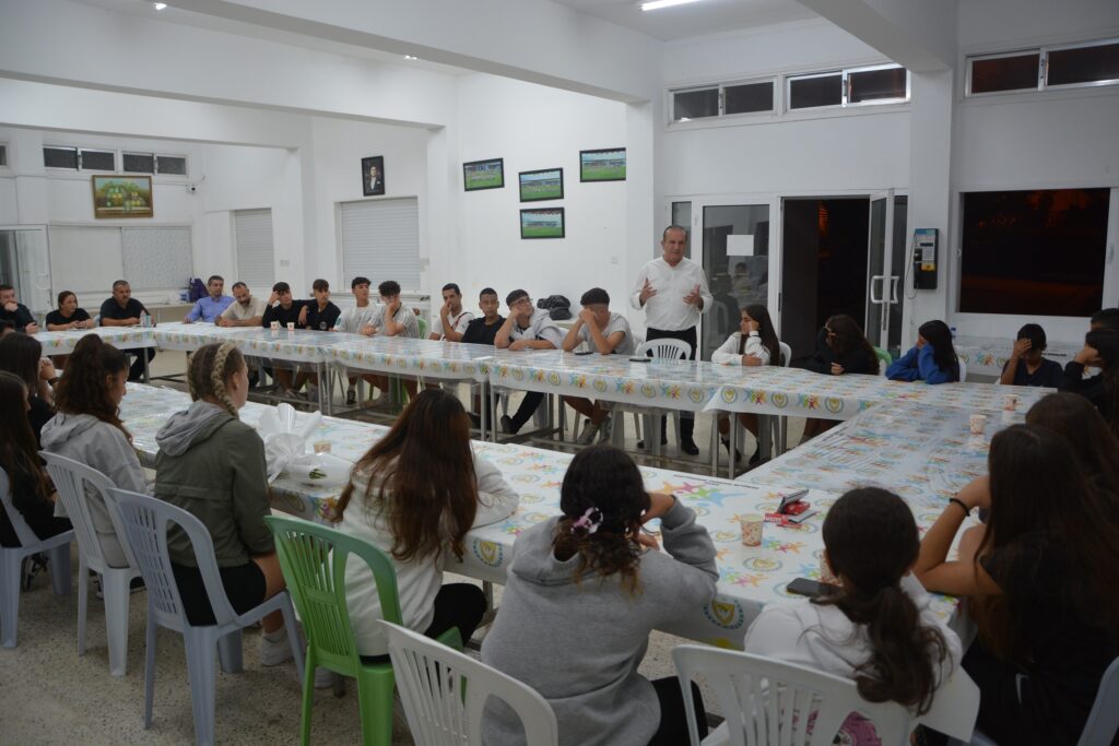 “Geleceğe dair projeler konusunda gençlerle iş birliği yapacağız”