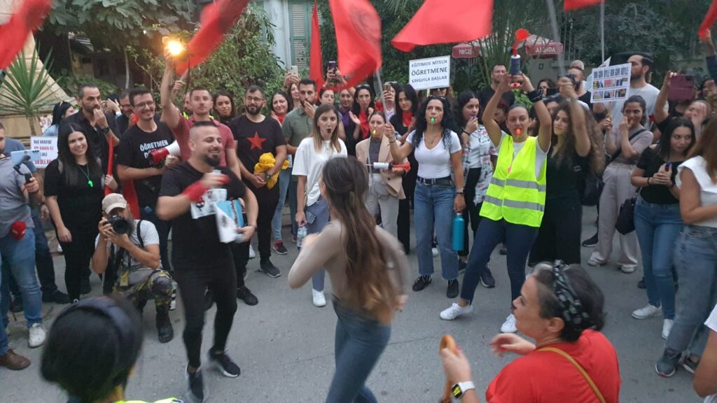 KTOEÖS’ten düdüklü, hunili, barakalı eylem!