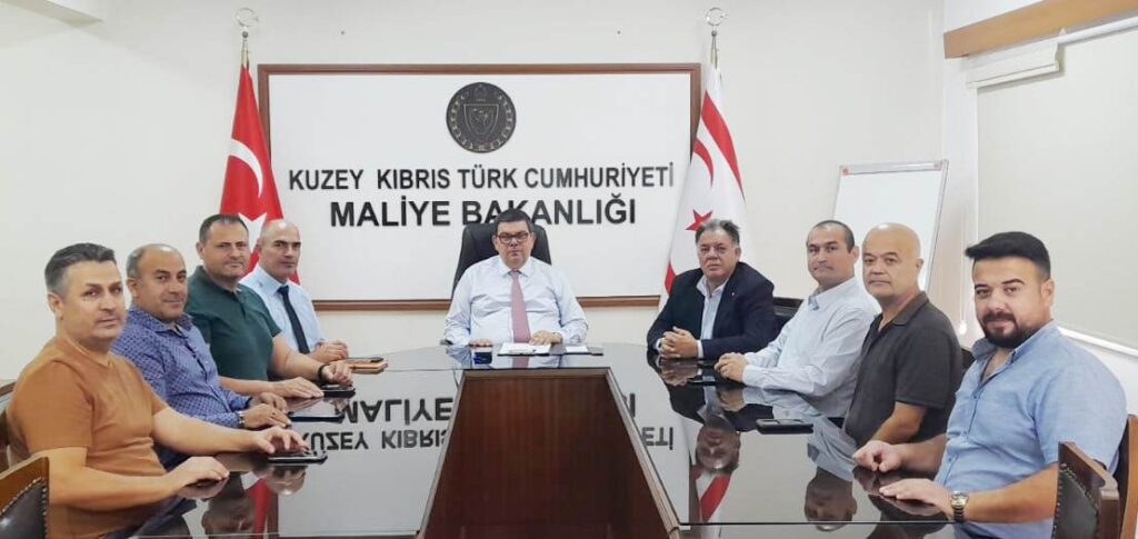 “Ülkenin kalkınması ve istihdamın artması için özel sektörün de teşvik edilerek desteklenmesi gerekiyor”