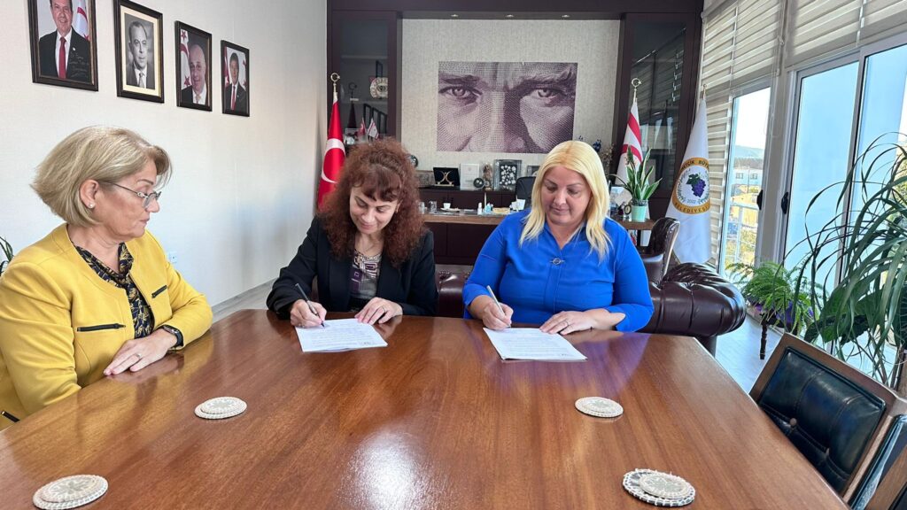 Mehmetçik Büyükkonuk Belediyesi yaşlılara hizmet ve kolaylıklar sağlanması konusunda protokol imzaladı