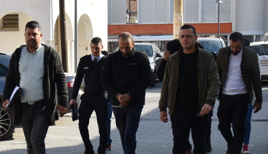 Bavul fareleri 7 gün daha tutuklu!