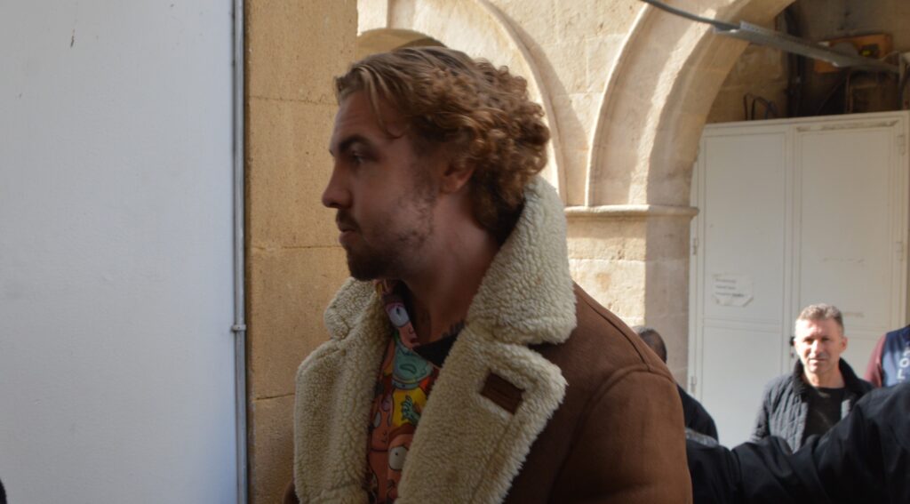 Tutuksuz yargılanacak!