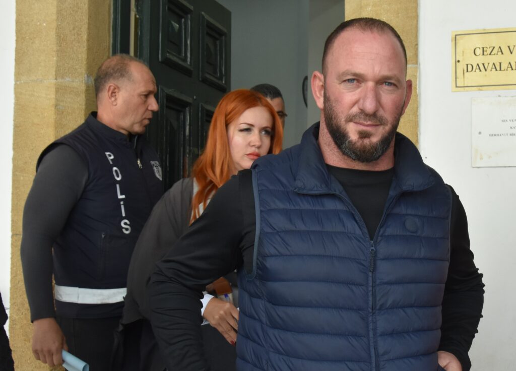 Abisinin cezasını beğenmedi, yargıya saygısızlık etti