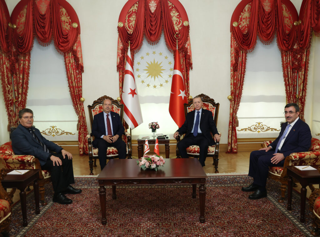 Cumhurbaşkanı Tatar ve Başbakan Üstel, İstanbul’da Türkiye Cumhurbaşkanı Erdoğan ile görüştü