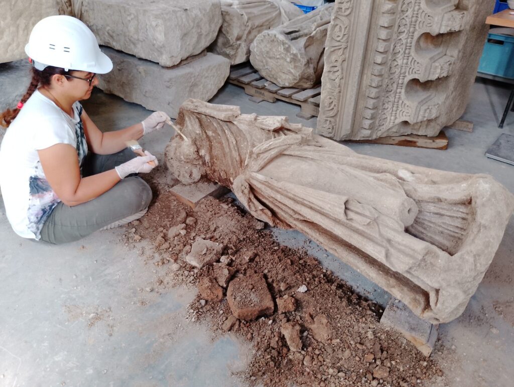 “Dans Eden Musa” heykeli yaklaşık 22 asır sonra Muğla’da gün yüzüne çıkarıldı