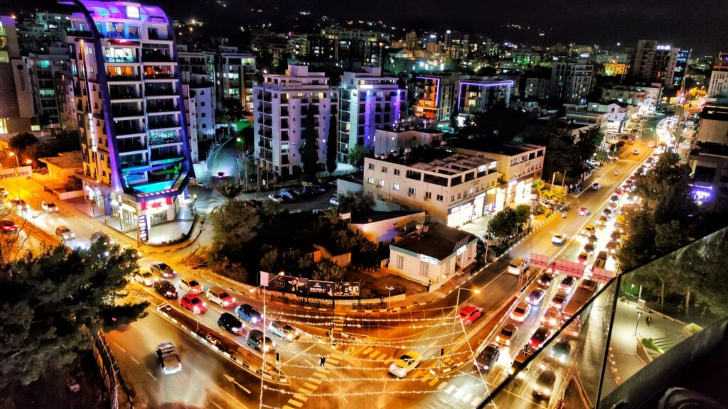 Girne Belediyesi, Ecevit Caddesi ışıklandırma ve peyzaj çalışmalarının tamamlandığını duyurdu
