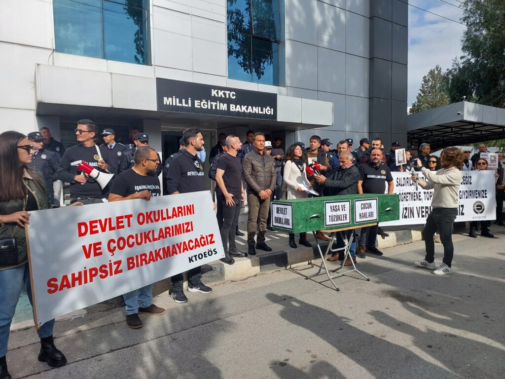 “Eğitim konteynerlere ve gericiliğe teslim edilip, bitirilmek isteniyor”