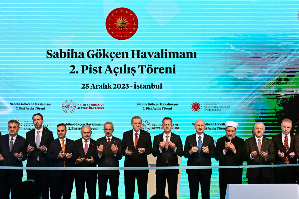 İstanbul Sabiha Gökçen Uluslararası Havalimanı’nın 2. Pisti törenle açıldı