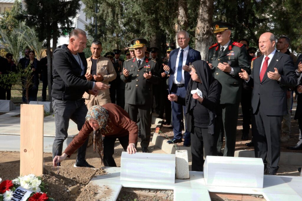 “Bu ülkede barış, huzur ve güvenlik içinde yaşıyorsak onu şehitlerimize borçluyuz”
