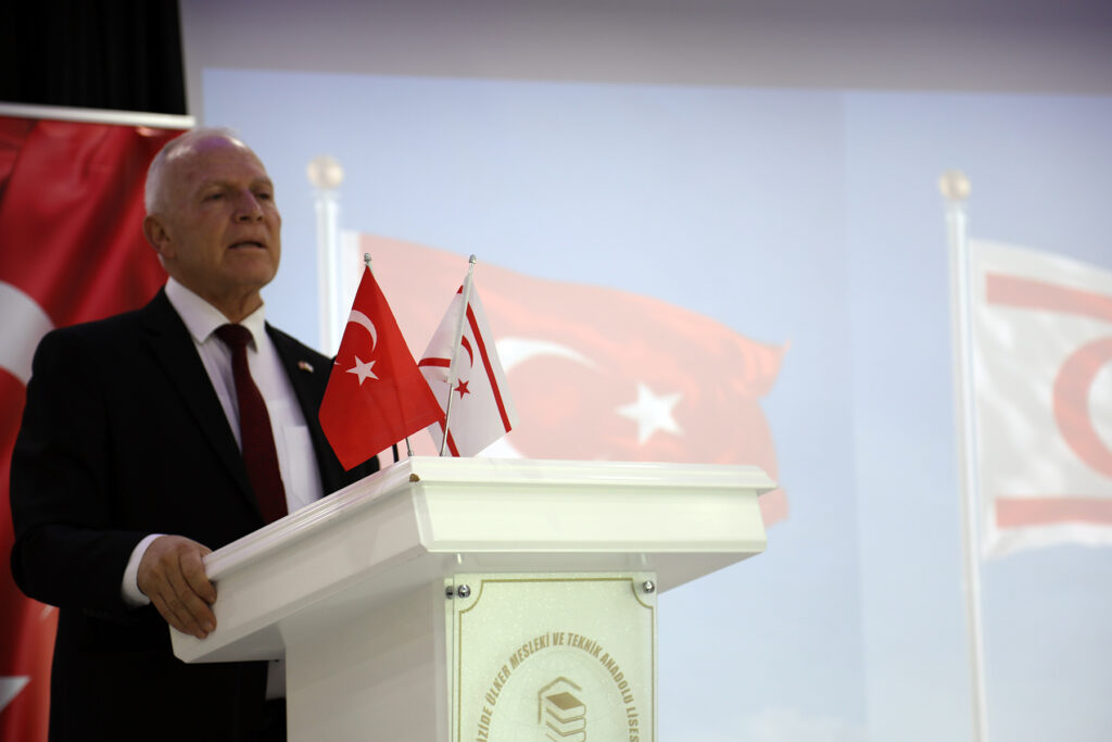 “Hiçbir zaman aldatmayacağız ama bizi aldatmak isteyenlere de aldanmayacağız”