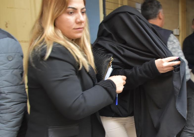 Kıskançlık kavgası: Kadının yüzüne viski bardağı ile vurdu