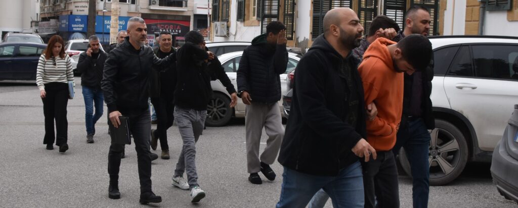 Uyuşturucuyla tutuklanan zanlılar mahkemeye çıkarıldı!