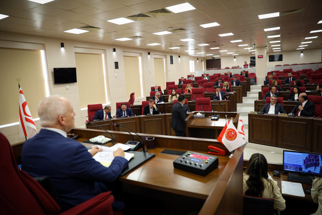 “Hukuk Dairesi Değişiklik Yasa Tasarısı” oy birliğiyle onaylandı