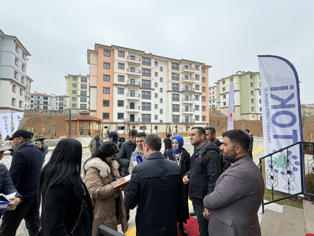 Uluslararası medya mensupları Malatya’da deprem bölgesi hakkında bilgilendirildi