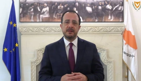 Hristodulidis “mayın tarlasından kaçmanın yolunu arıyor”