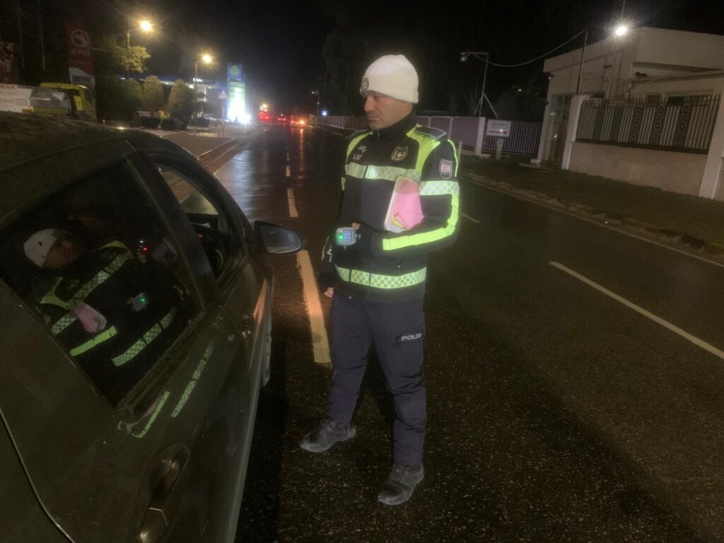 Trafik denetimlerinde 445 rapor, 6 sürücüye tutukluluk, 37 araca trafikten men