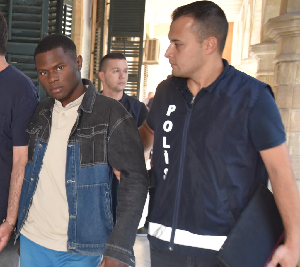 Sahte kimlik ile yakalanan zanlı hakkındaki dava karara bağlandı!