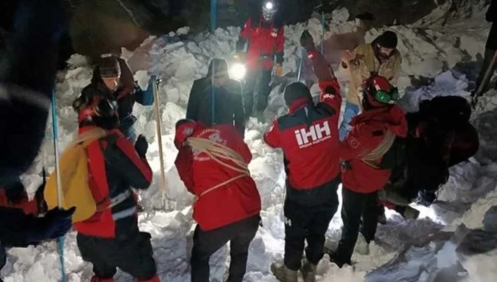 Bingöl’de çığ düştü: 1 kişinin cansız bedenine ulaşıldı