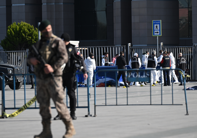 İstanbul Adliyesi’ndeki saldırıda yaralananlardan biri hayatını kaybetti