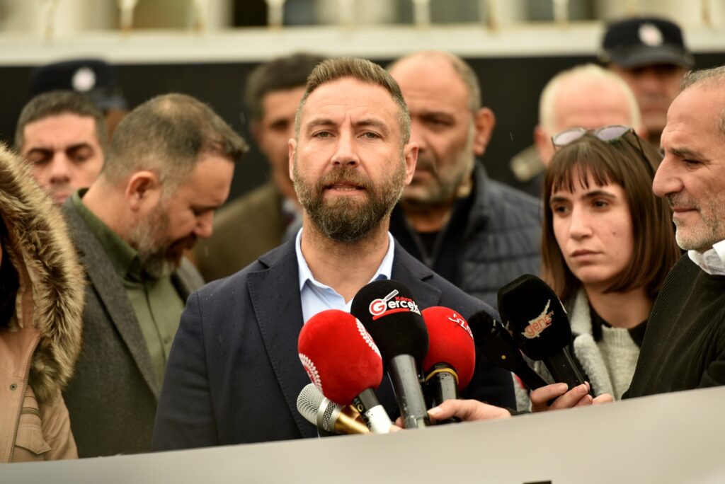KTÖS, Milli Eğitim Bakanlığı’nı “okul güvenliği” konusunda eleştirdi, çağrı yaptı