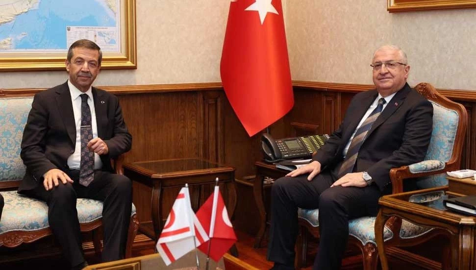Ertuğruloğlu, Türkiye Milli Savunma Bakanı Yaşar Güler ile görüştü