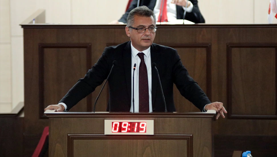 Erhürman: Yasa önerisi 12 yaşından büyük sporcuların tasarrufunda silah bulundurmasını mümkün kılıyor