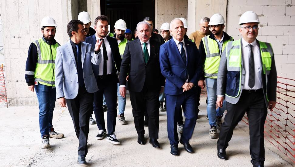 Töre, Şentop ile Cumhurbaşkanlığı Külliyesi ve Meclis Yerleşkesi inşaatlarını inceledi
