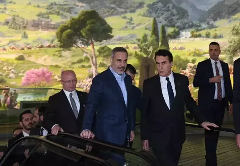 Bakan Fidan, Bursa’da Panorama 1326 Fetih Müzesi’ni gezdi