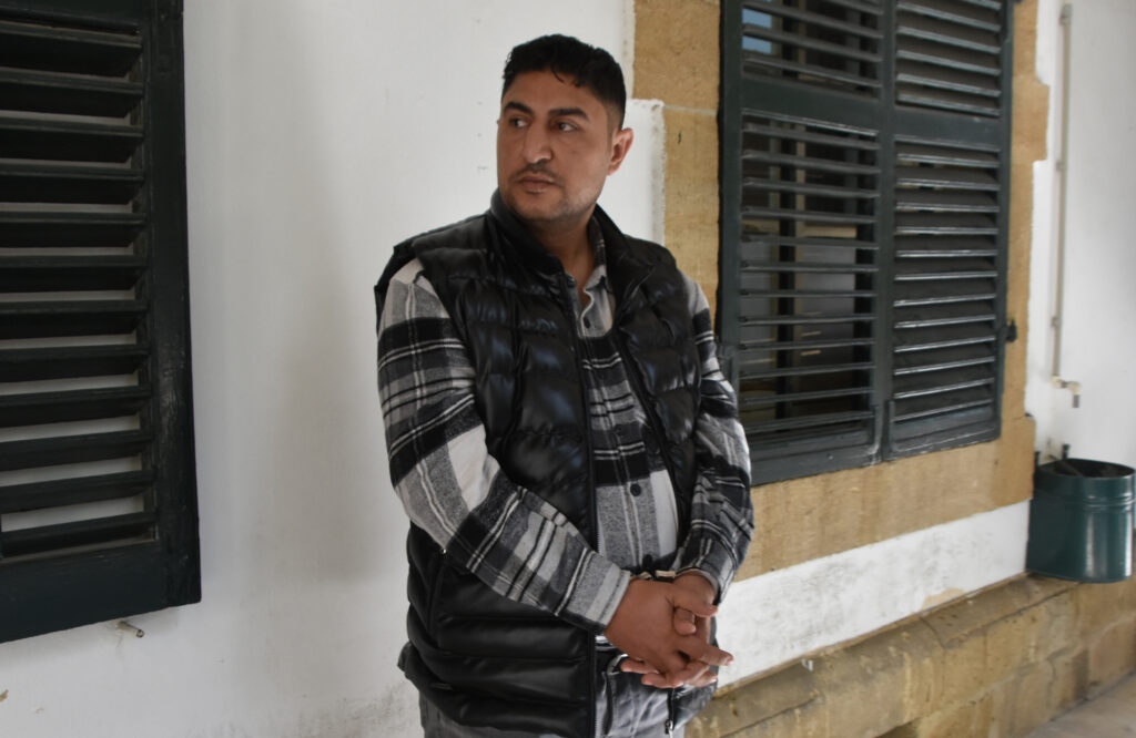 Bir şahsı takip ederken yakalandı, mahkemeye çıkarıldı!