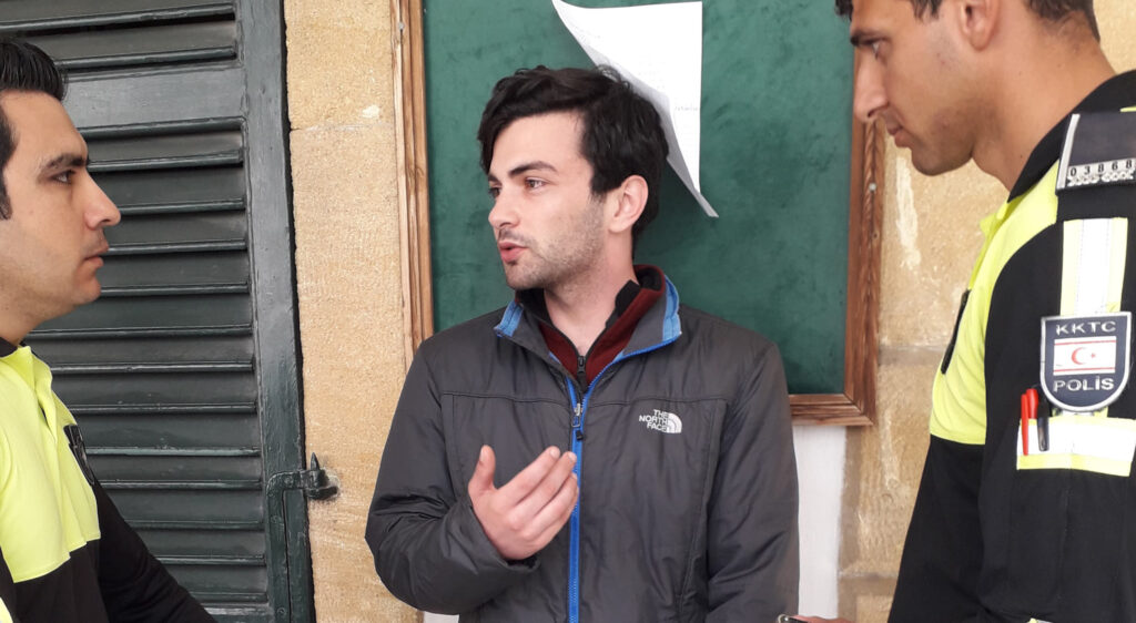 Ehliyetsiz, sigortasız, araç kullandı: Kırmızı ışık ihlali nedeniyle kaza meydana geldi!