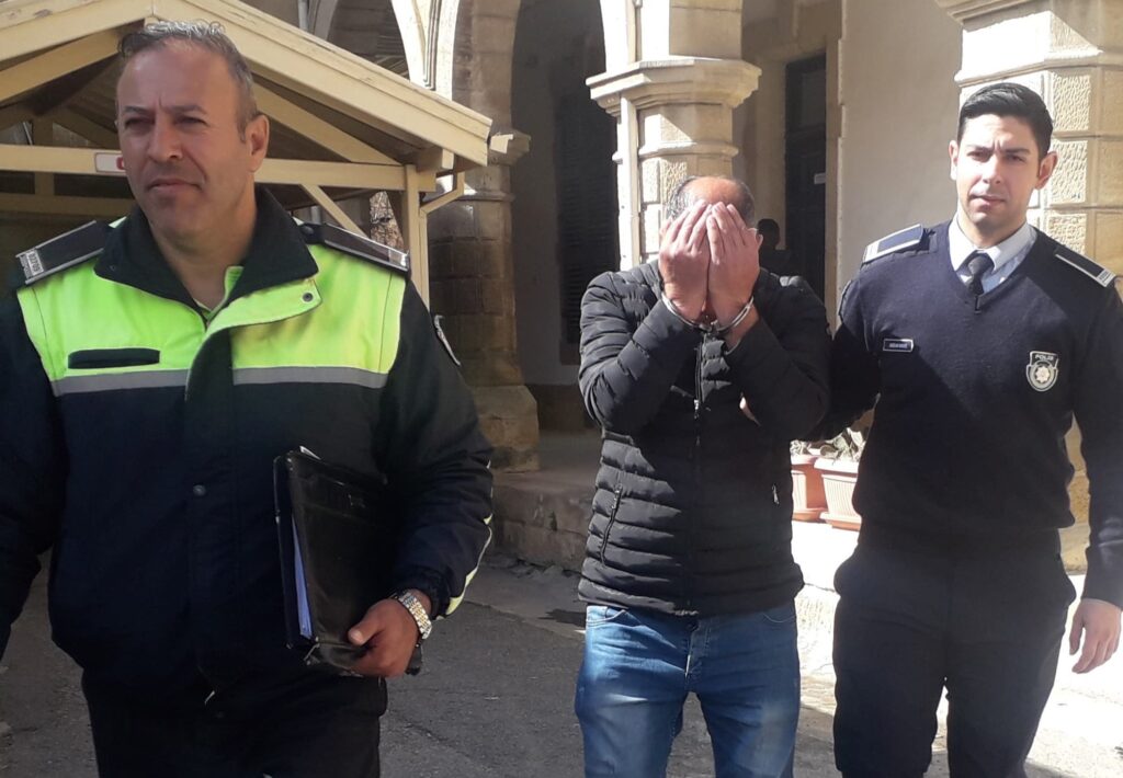 Kendisini başka biri gibi tanıttı, yakayı ele verdi: 1861 gündür kaçak!