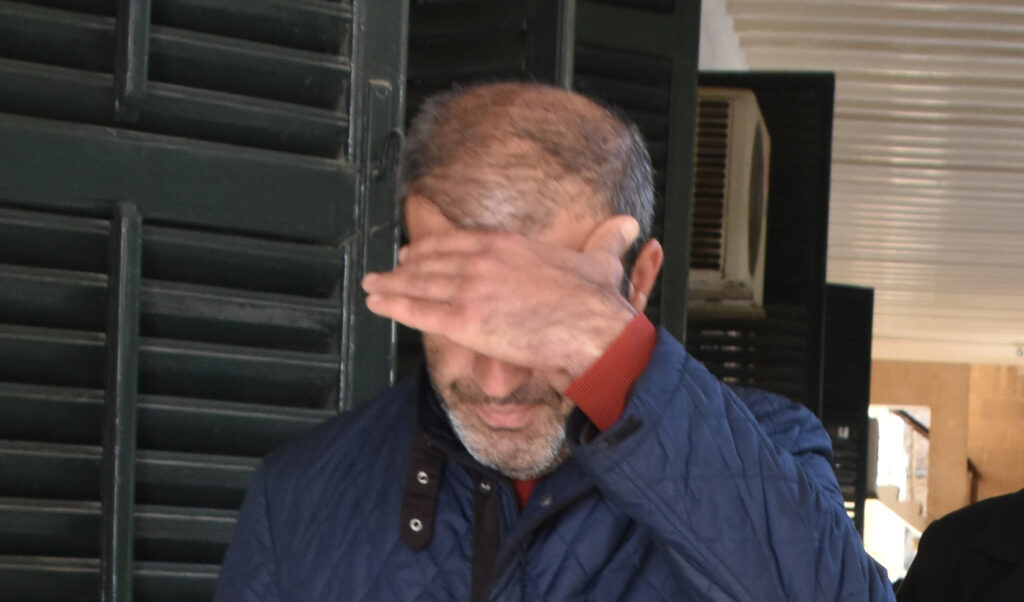 Tasarrufunda izinsiz tabancalar bulunmuştu: Tutuksuz yargılanacak