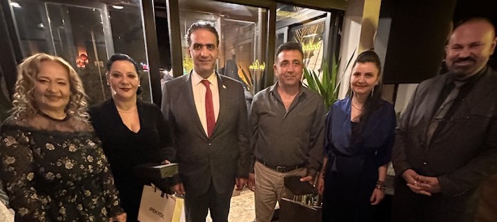 Gardiyanoğlu’ndan emekliye ayrılan Sosyal Sigortalar Dairesi personeline teşekkür plaketi