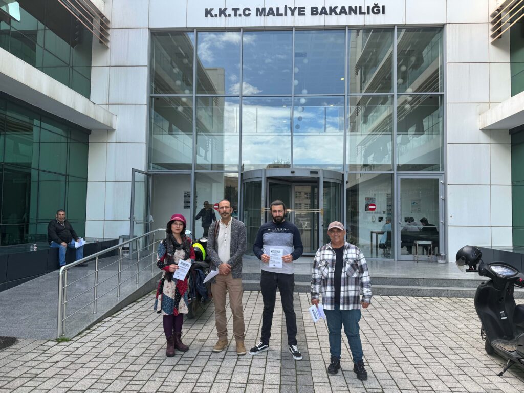 Bağımsızlık Yolu kamudaki taşeron işçilere destek eylemi ve bildiri dağıtımı yaptı…