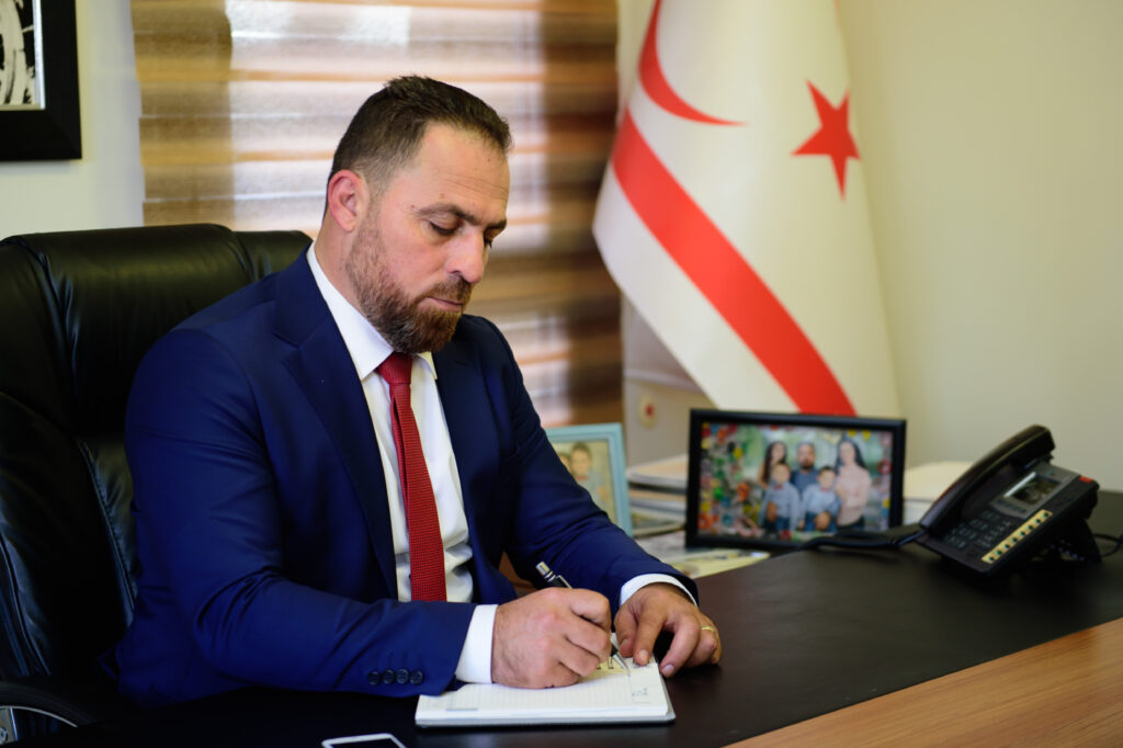 Çavuş “6 Şubat’ın acısının hala ilk günkü gibi taze ve derin olduğunu söyledi”