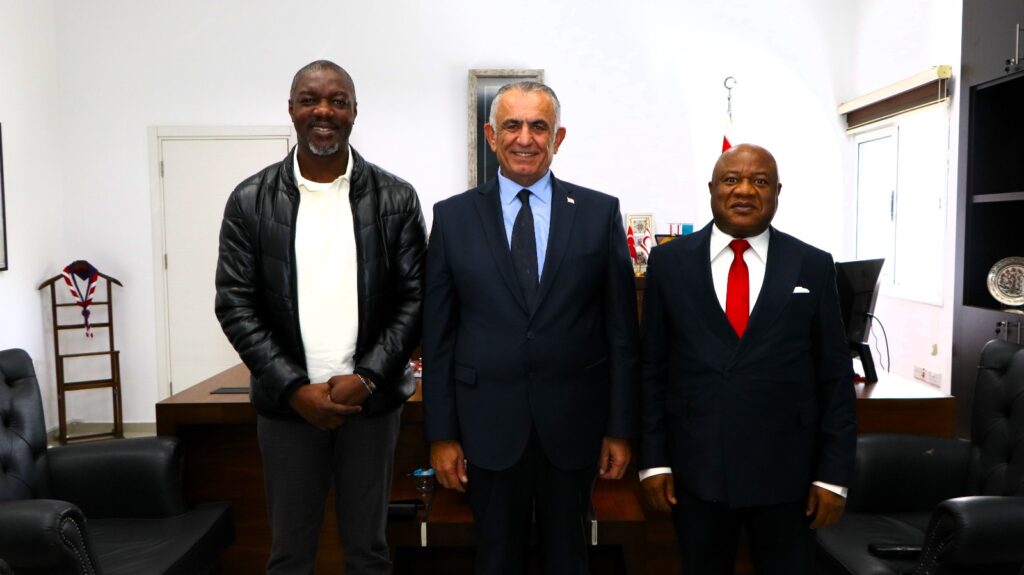 Çavuşoğlu, Nwokpoku ve Chikogu’yu kabul etti