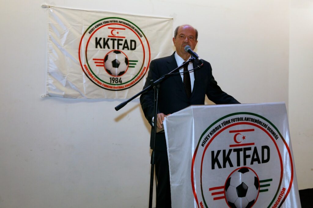 Tatar “Antrenörlerin verdiği hizmetlerle Kıbrıs Türk Futbolu aşama kaydetti”