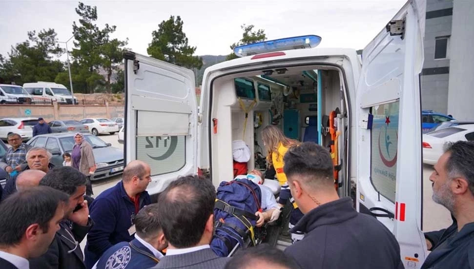 BBP Genel Başkanı Destici’nin bulunduğu araç Tokat’ta kaza yaptı