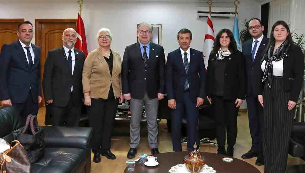 Tahsin Ertuğruloğlu, Emekli Tümamiral Cihat Yaycı ve heyetini kabul etti