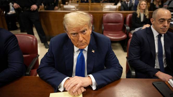 Trump’ın “sus payı” davasına New York’ta açılış konuşmalarıyla devam edildi