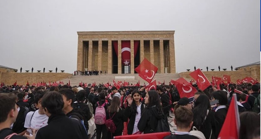 TC Milli Eğitim Bakanı, öğretmen ve öğrencilerle Anıtkabir’de