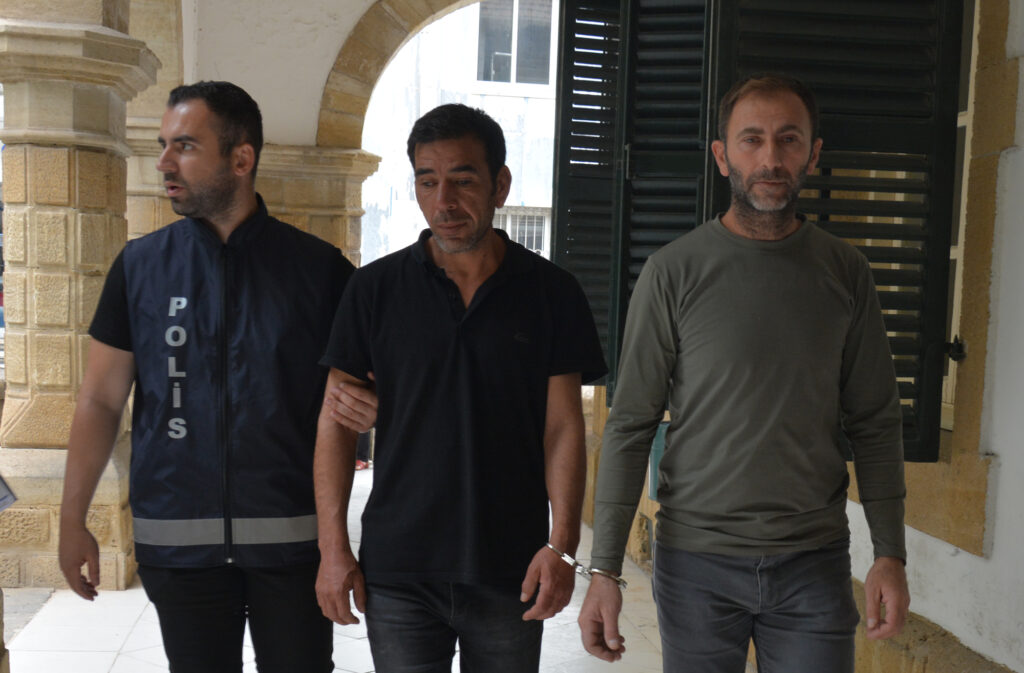 Casinoda sahte dolarla kumar oynamaya çalışan zanlılar mahkemeye çıkarıldı!