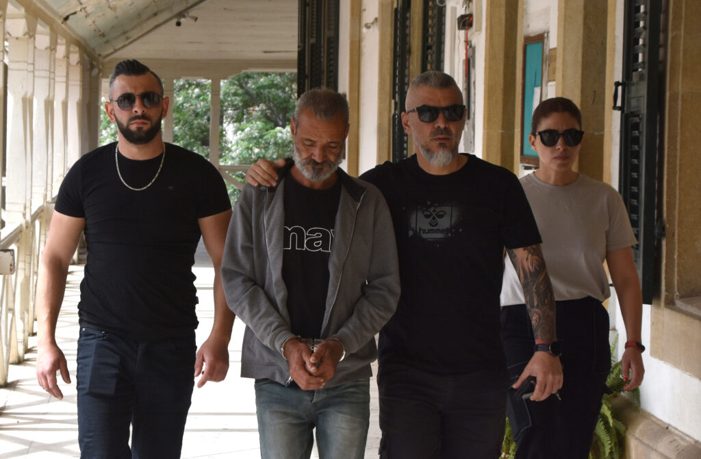 Yiğitler Burcu Parkı’nda devriye gezen askerler zanlıyı uyuşturucu ile yakaladı!