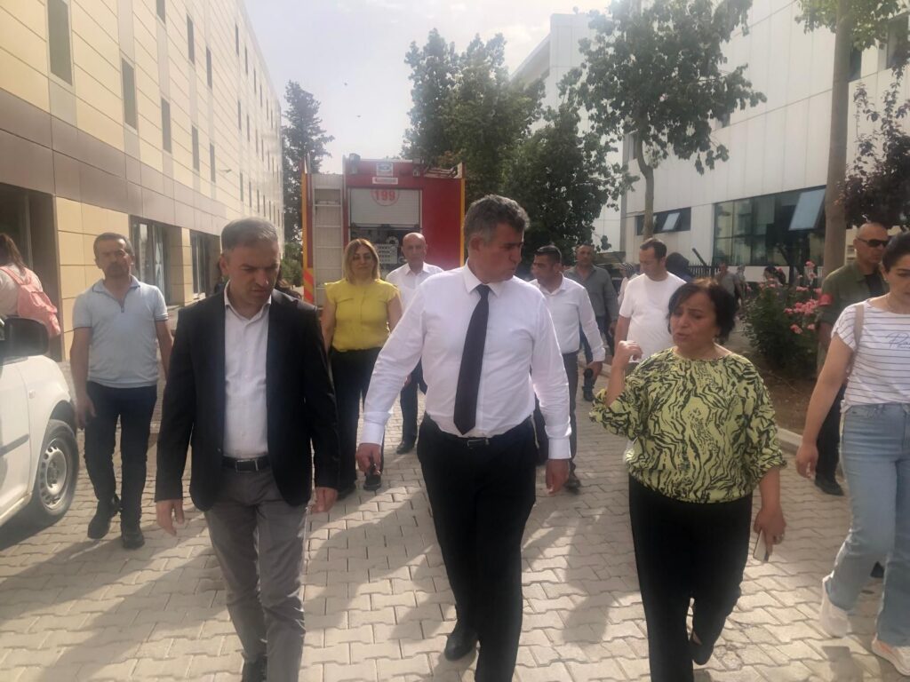Feyzioğlu yangının ardından yurtta incelemelerde bulundu