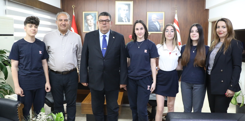 Maliye Bakanı Berova, TED Kuzey Kıbrıs Koleji heyetini kabul etti