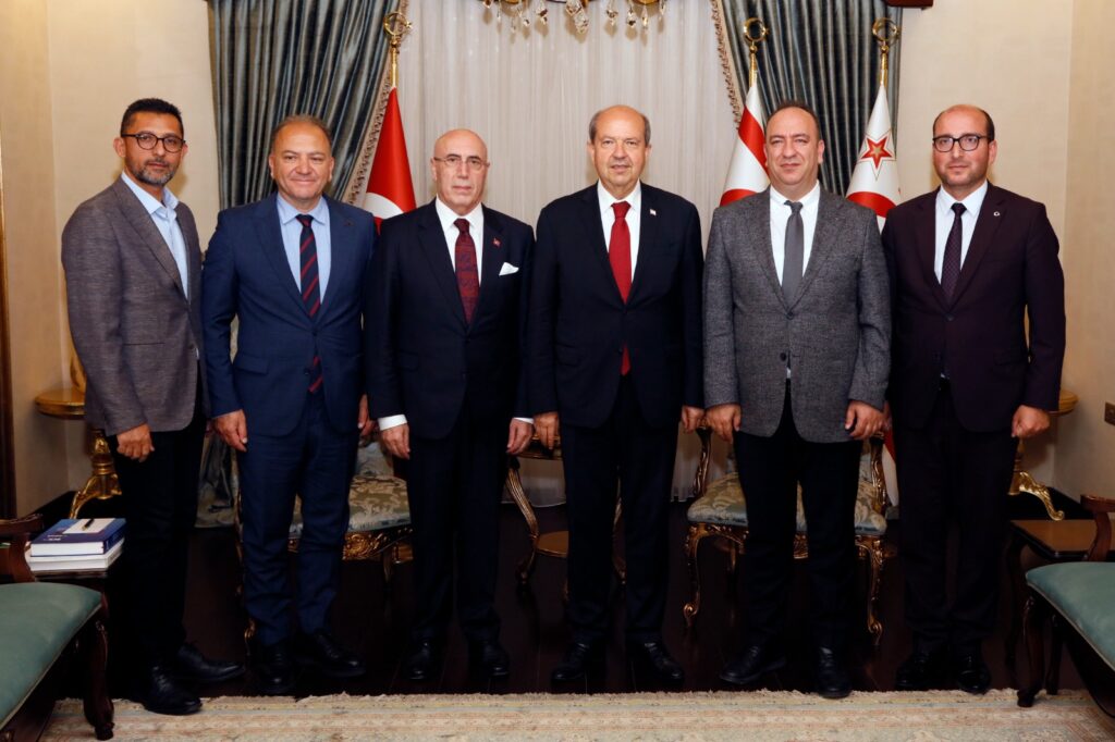 Tatar, Türk Dünyası Mimar ve Mühendisler Odası’ndan bir heyeti kabul etti
