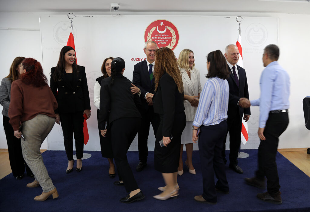 Töre, Meclis personeli ile bayramlaştı